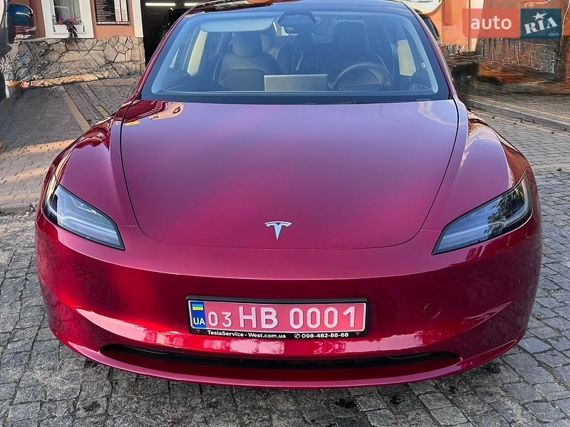 Седан Tesla Model 3 2025 в Львове