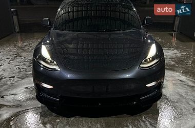 Седан Tesla Model 3 2021 в Львові