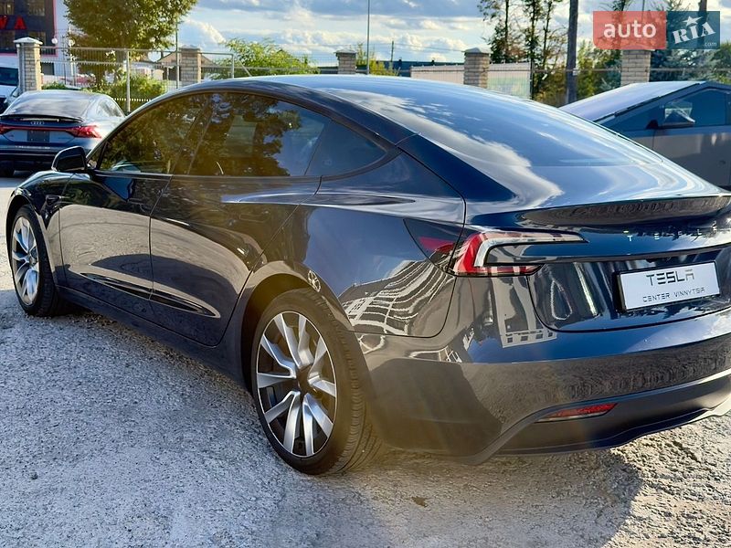 Седан Tesla Model 3 2024 в Вінниці