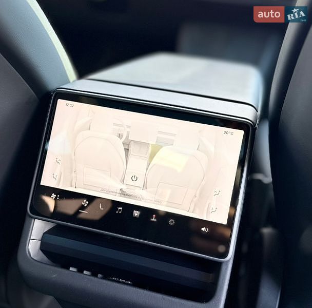 Седан Tesla Model 3 2024 в Вінниці
