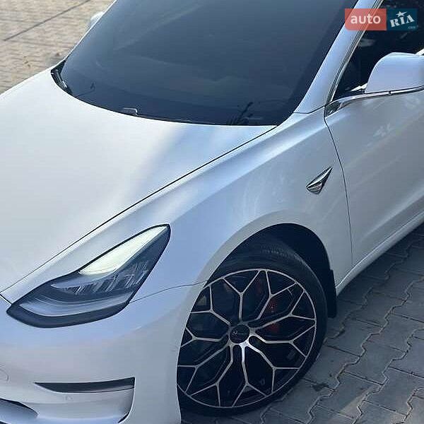 Седан Tesla Model 3 2021 в Львові фото 4 Седан Tesla Model 3 2021 в Львові