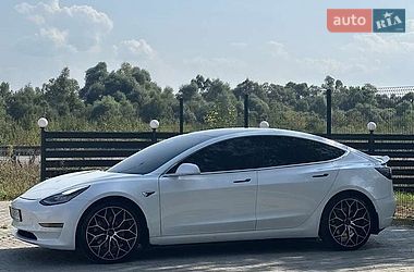Седан Tesla Model 3 2021 в Львові фото 6 Седан Tesla Model 3 2021 в Львові
