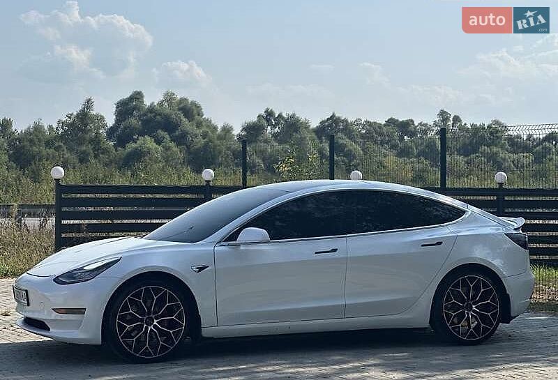 Седан Tesla Model 3 2021 в Львові фото 6 Седан Tesla Model 3 2021 в Львові