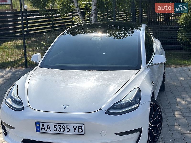Седан Tesla Model 3 2021 в Львові фото Седан Tesla Model 3 2021 в Львові