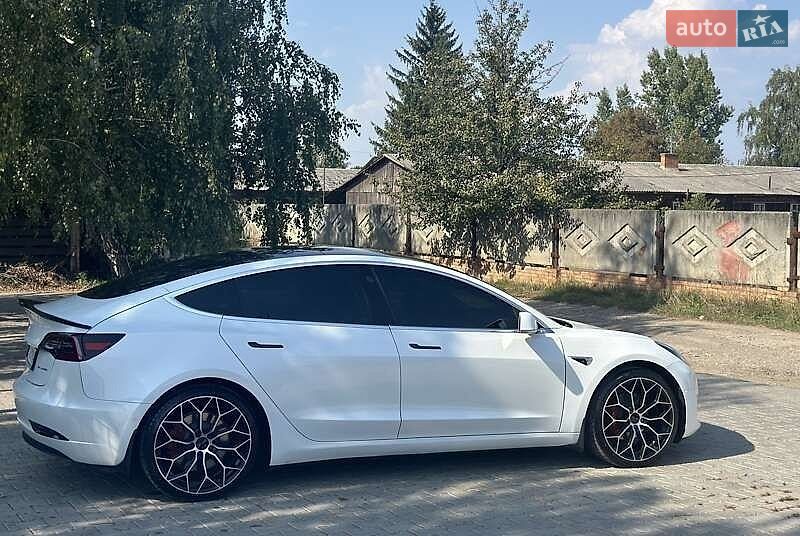 Седан Tesla Model 3 2021 в Львові фото 7 Седан Tesla Model 3 2021 в Львові
