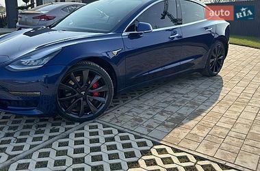 Седан Tesla Model 3 2019 в Києві