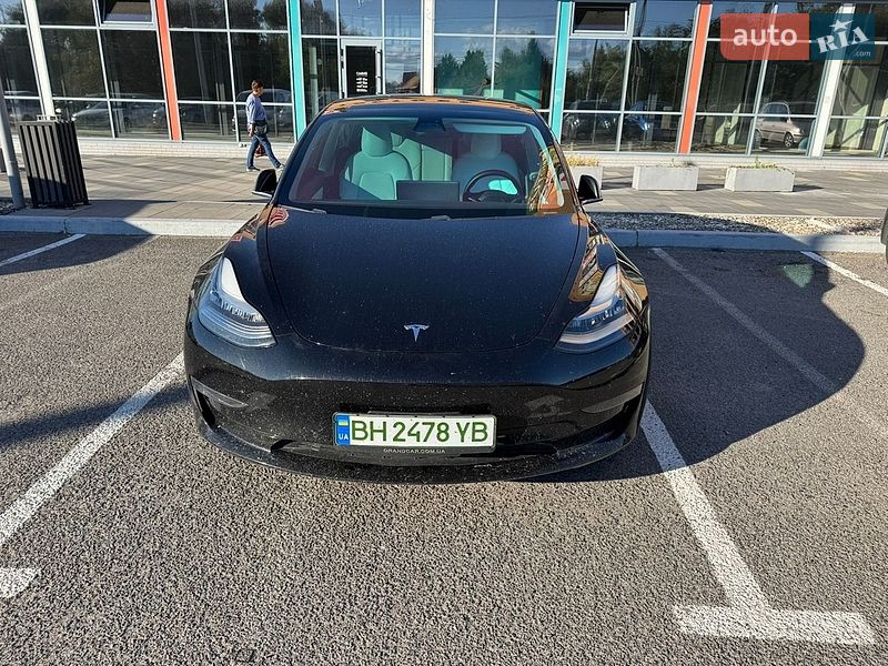 Tesla Model 3 2020