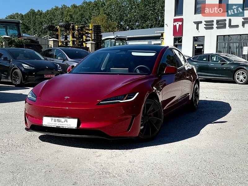 Седан Tesla Model 3 2024 в Вінниці