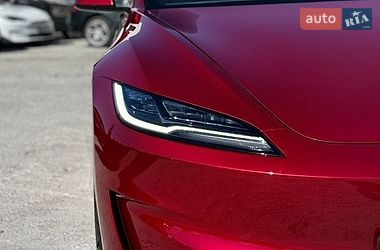 Седан Tesla Model 3 2024 в Вінниці