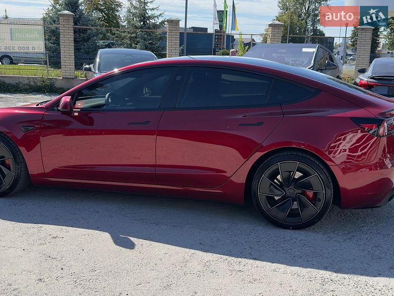 Седан Tesla Model 3 2024 в Вінниці