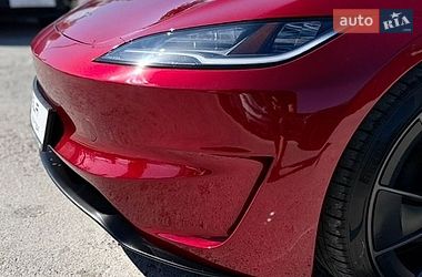 Седан Tesla Model 3 2024 в Вінниці