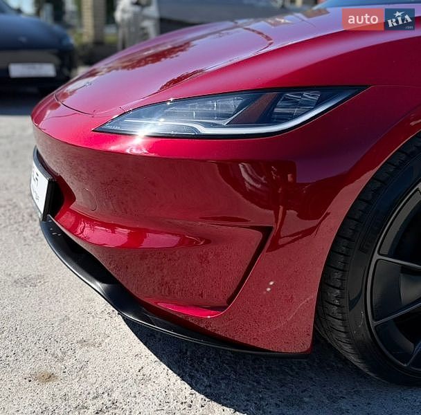 Седан Tesla Model 3 2024 в Вінниці
