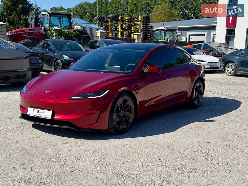 Седан Tesla Model 3 2024 в Вінниці
