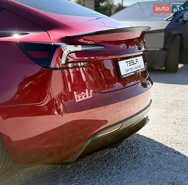 Седан Tesla Model 3 2024 в Вінниці