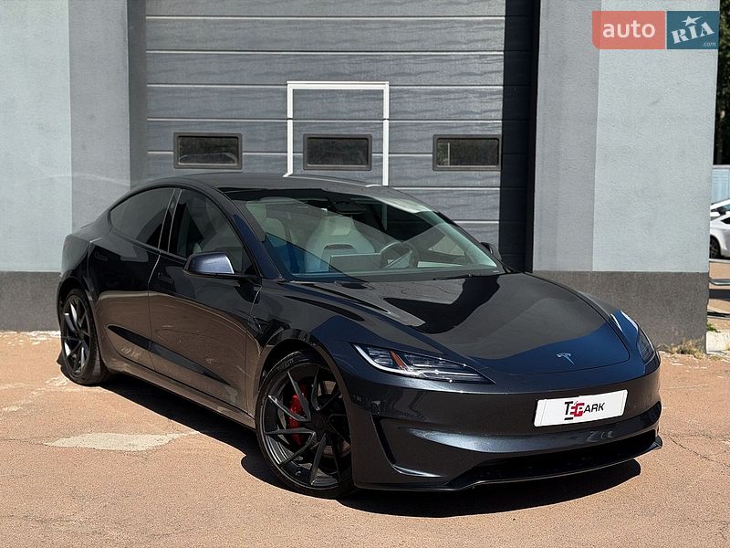 Седан Tesla Model 3 2024 в Києві