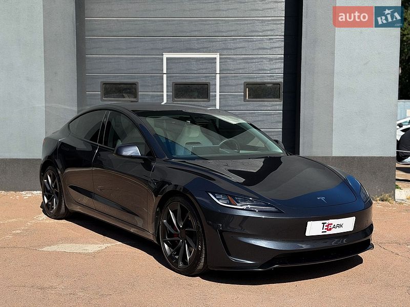 Седан Tesla Model 3 2024 в Києві