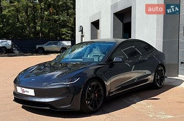 Седан Tesla Model 3 2024 в Києві