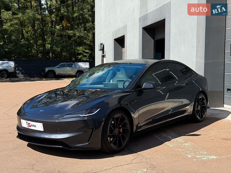 Седан Tesla Model 3 2024 в Києві