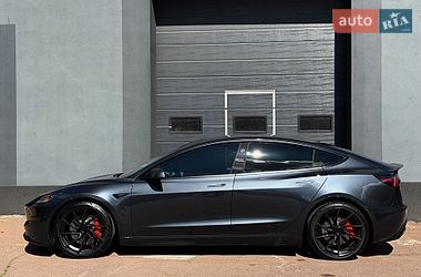 Седан Tesla Model 3 2024 в Києві