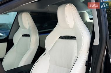 Седан Tesla Model 3 2024 в Києві