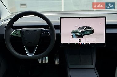Седан Tesla Model 3 2024 в Києві