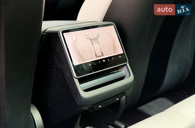 Седан Tesla Model 3 2024 в Києві