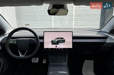 Седан Tesla Model 3 2024 в Києві