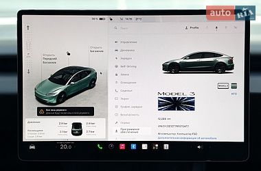Седан Tesla Model 3 2024 в Києві