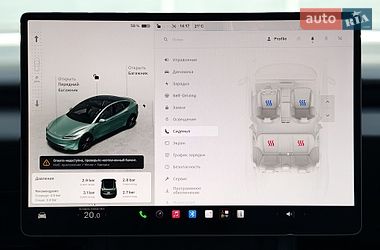 Седан Tesla Model 3 2024 в Києві