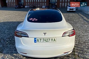 Седан Tesla Model 3 2021 в Дніпрі