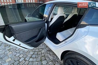 Седан Tesla Model 3 2021 в Дніпрі