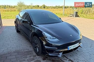 Седан Tesla Model 3 2021 в Львові