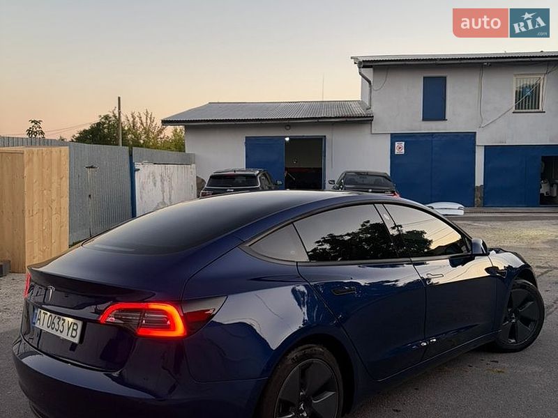 Седан Tesla Model 3 2021 в Коломиї