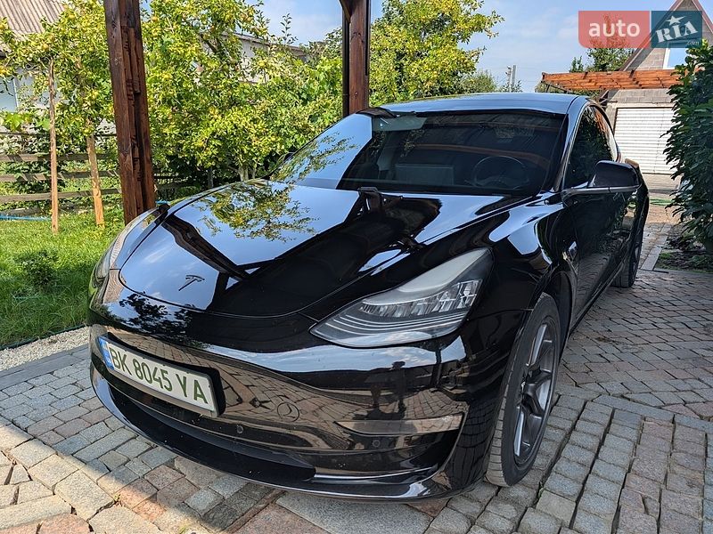 Седан Tesla Model 3 2019 в Костопілі