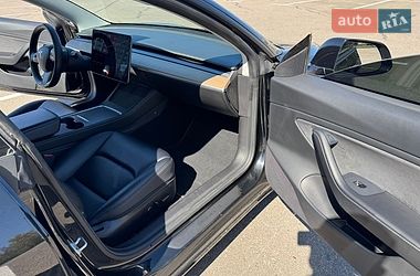 Седан Tesla Model 3 2021 в Киеве