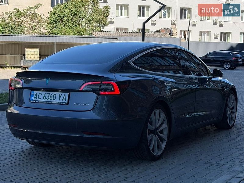 Седан Tesla Model 3 2019 в Житомирі