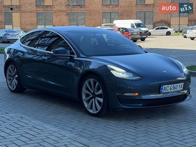 Седан Tesla Model 3 2019 в Житомирі