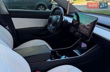 Седан Tesla Model 3 2019 в Житомирі