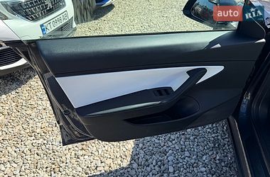 Седан Tesla Model 3 2020 в Івано-Франківську