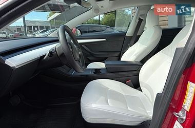 Седан Tesla Model 3 2021 в Виннице