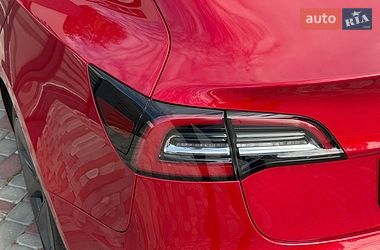 Седан Tesla Model 3 2021 в Виннице