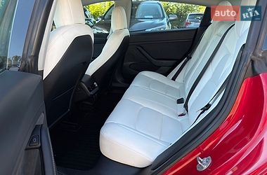 Седан Tesla Model 3 2021 в Виннице