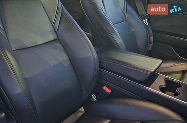 Седан Tesla Model 3 2020 в Львові