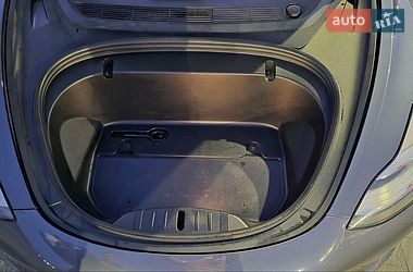 Седан Tesla Model 3 2020 в Львові