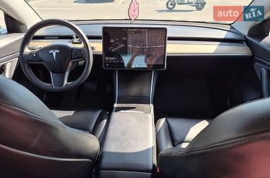 Седан Tesla Model 3 2020 в Львові