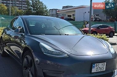 Седан Tesla Model 3 2020 в Львові