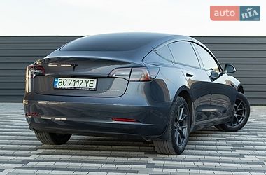 Седан Tesla Model 3 2021 в Львове