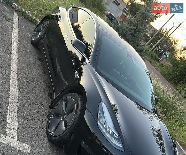 Седан Tesla Model 3 2019 в Кривом Роге