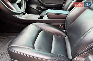 Седан Tesla Model 3 2019 в Кривому Розі