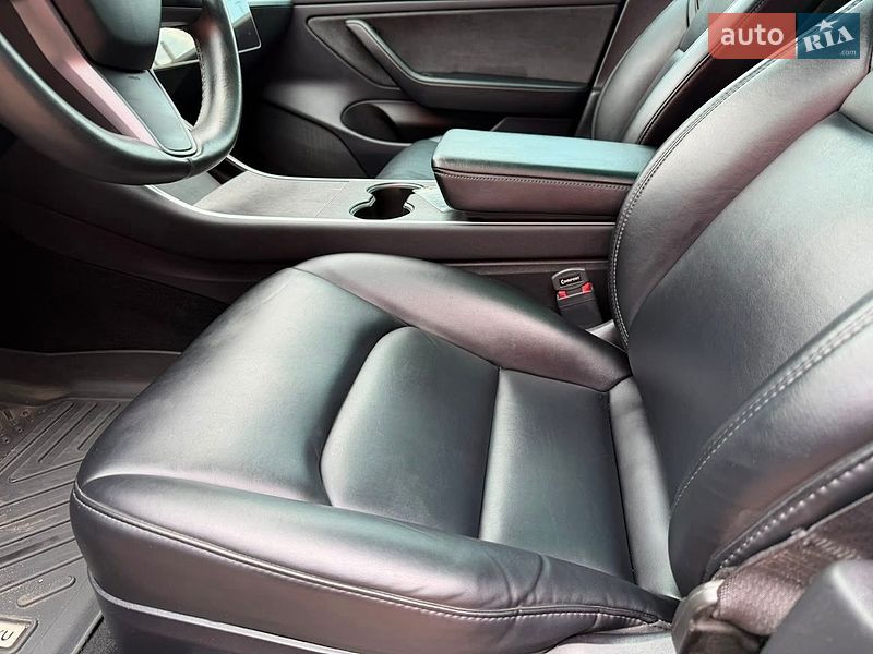 Седан Tesla Model 3 2019 в Кривому Розі